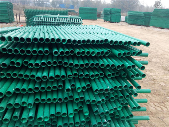 双边丝护栏网圆立柱11